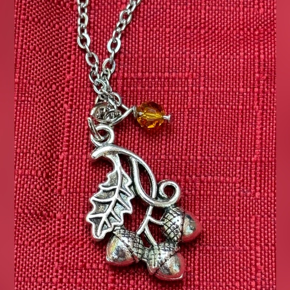 18” Antique Silver Acorns and Crystal briolette Necklace - Handmade - NWT - Picture 3 of 4
